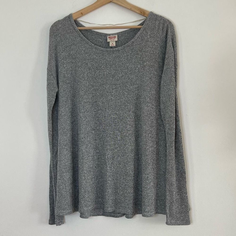 Mossimo gray long sleeve slightly flared fit crew neck sweater women's size M